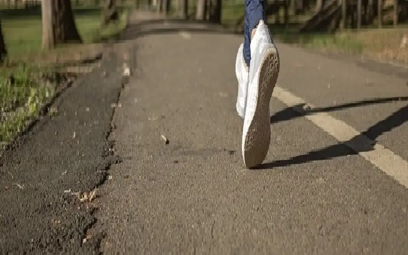 المشي أو الجري لنفس المسافة.. أيهما