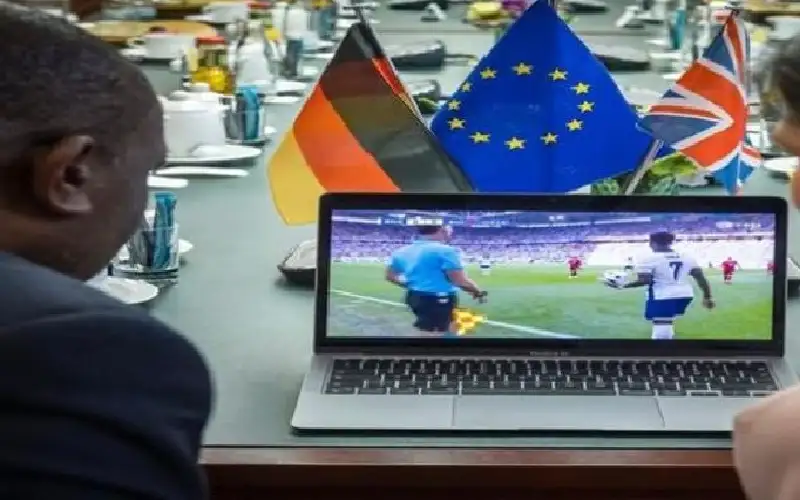 الكرة تجمع وزيري خارجية ألمانيا وبريطانيا..