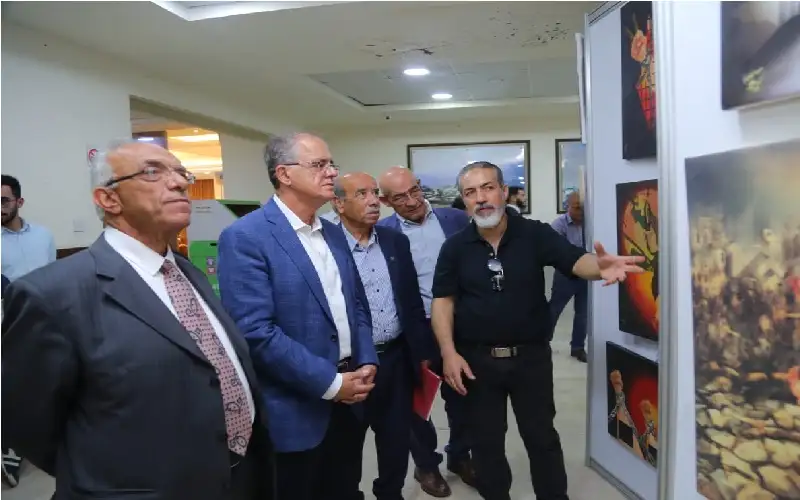 متحدثون يدعون لمواصلة مقاطعة البضائع والشركات