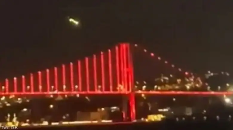 ماذا شاهد سكان إسطنبول في سماء