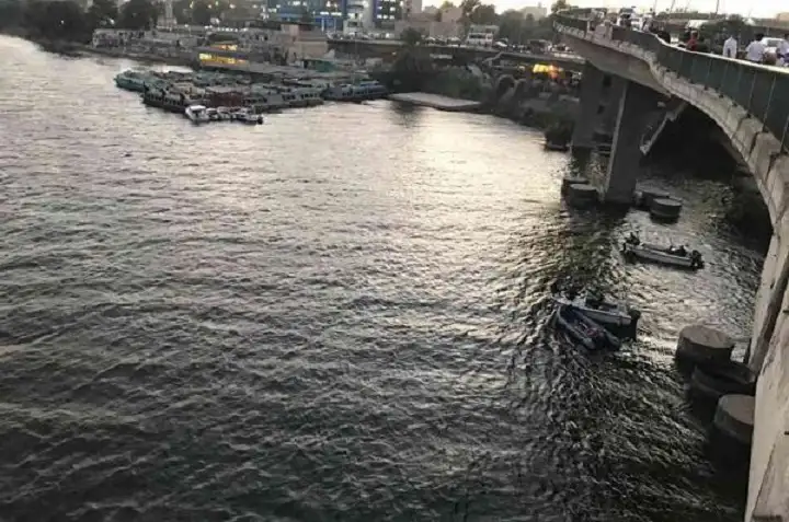 مصر: سقوط سيارة عروسين في نهر