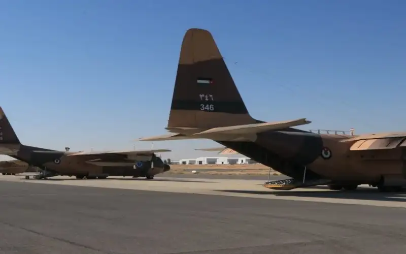 الجيش ينفذ 3 انزالات جوية لمساعدات