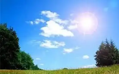 طقس حار اليوم وكتلة حارة تؤثر