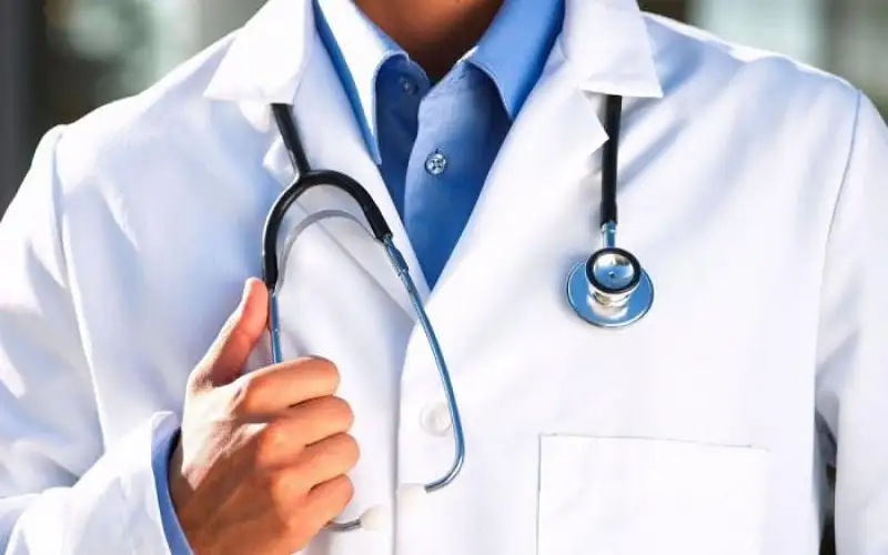 نقيب الأطباء: قرار وزير الصحة بالعودة