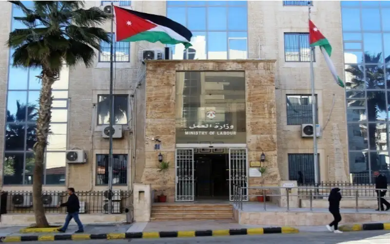 وزارة العمل: قرابة 700 شكوى لمعلمين
