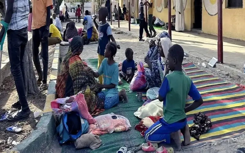إلى جانب الحرب.. منع وصول المساعدات