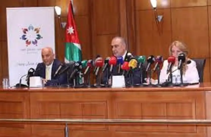 الحكومة: لجنة لدراسة ازدواجية الوظيفة