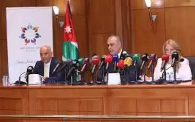 الحكومة: لجنة لدراسة ازدواجية الوظيفة