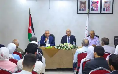 سمارة: القطاع العام هو الذي بنى
