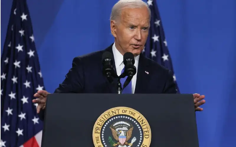 تزايد ضغط الديمقراطيين على بايدن للانسحاب
