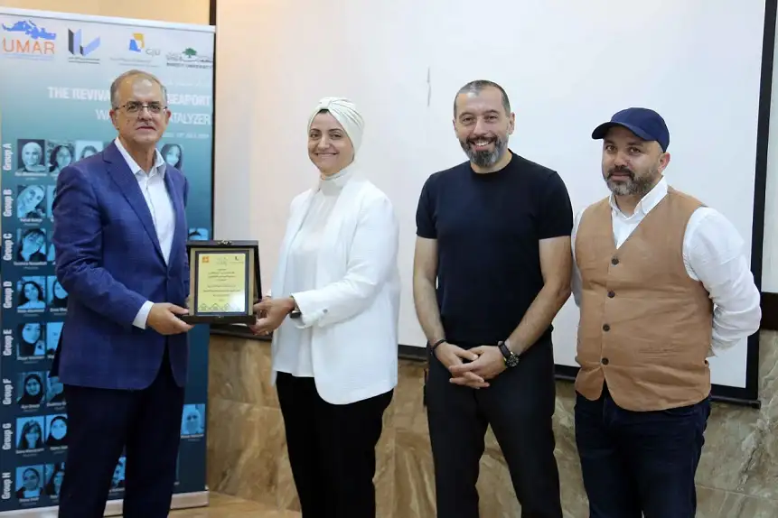 معماريون شباب يصممون مخططات لإعادة إعمار