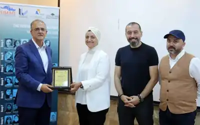 معماريون شباب يصممون مخططات لإعادة إعمار