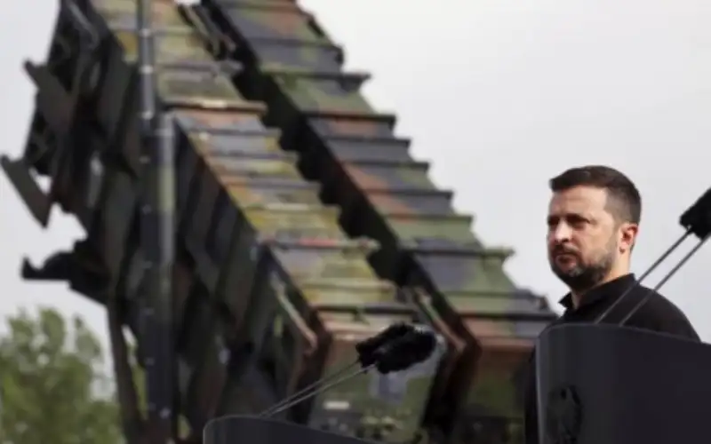 زيلينسكي يضغط من أجل السماح له