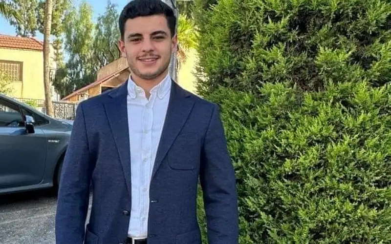 رجل الاعمال الرواحنة يحتفي بتخرج نجله