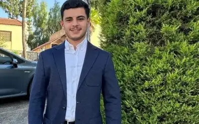 رجل الاعمال الرواحنة يحتفي بتخرج نجله