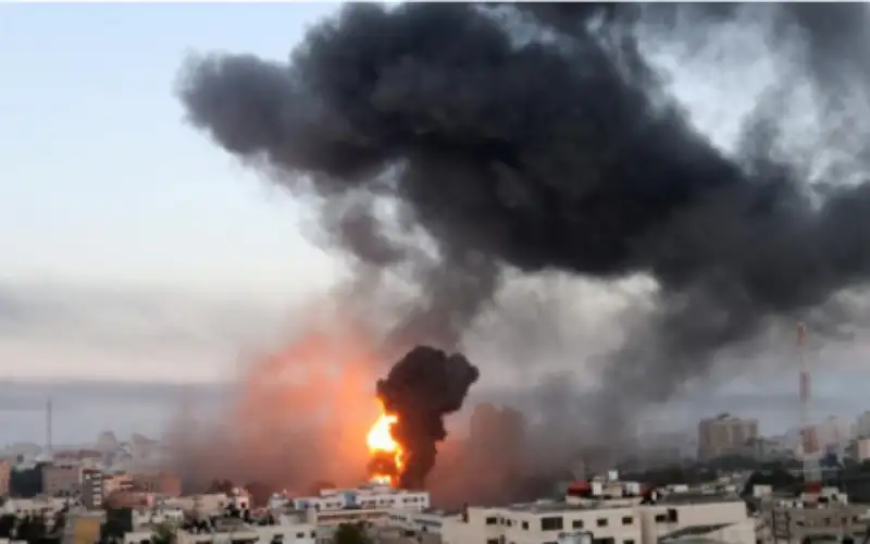 استشهاد 15 فلسطينيا نتيجة قصف الاحتلال