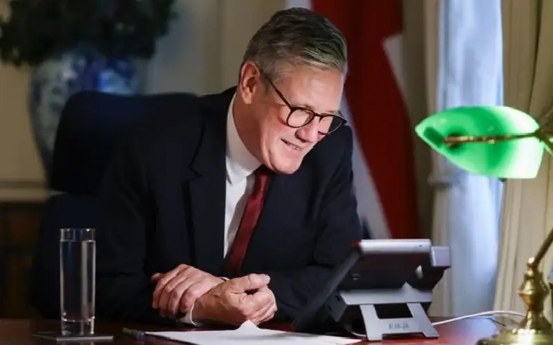 ستارمر يجري اتصالا مع ترامب.. ويستنكر