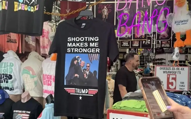 قمصان قبضة ترامب تغزو المتاجر الأمريكية