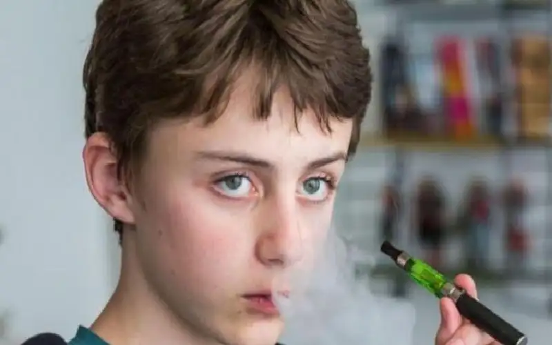 تحذير للآباء والأمهات.. حيل ذكية يستخدمها