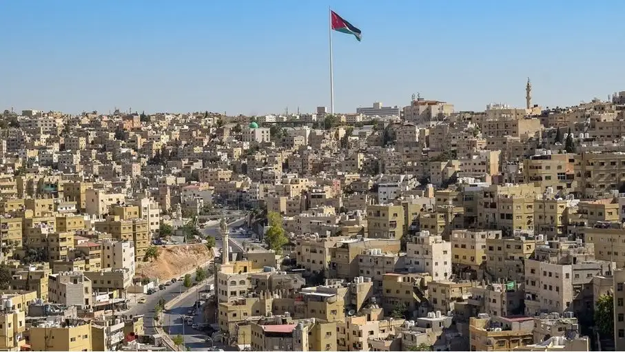 ارتفاعات متتالية لدرجات الحرارة بدءا من