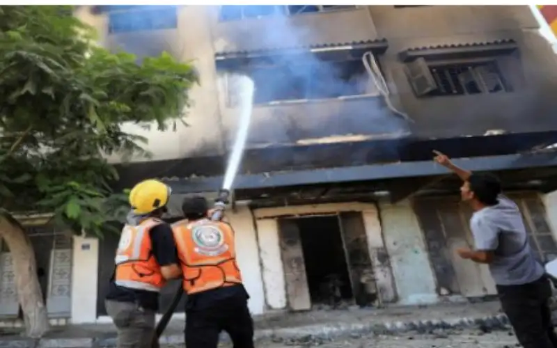 حكومة غزة: أجساد 320 شهيدا ومصابا