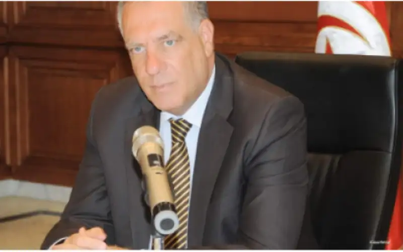 من السجن .. الوزير السابق الشواشي