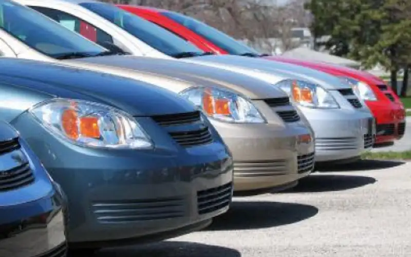 إلزام أصحاب مكاتب تأجير السيارات بتأمين