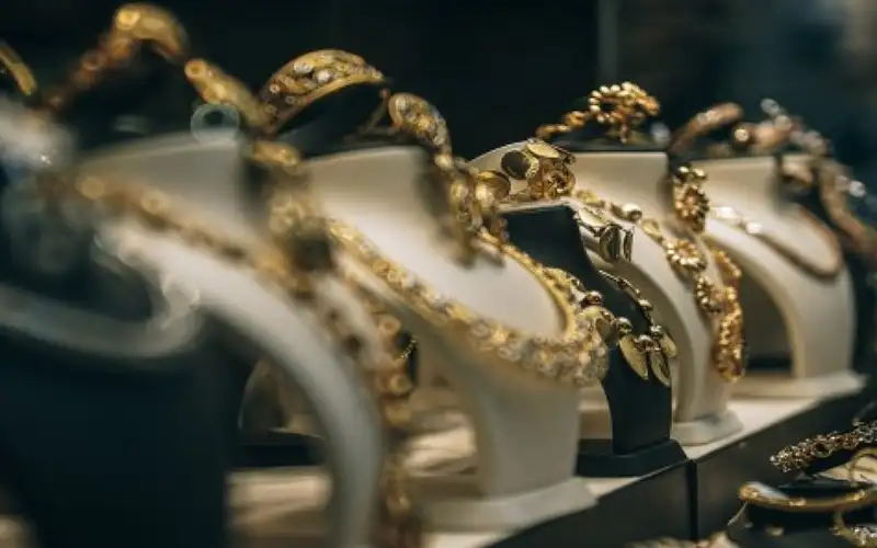 سعر غرام الذهب عيار 21 يسجل