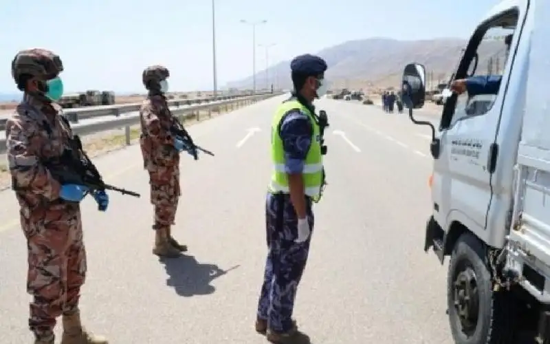 داعش يتبنى هجوم المسجد في سلطنة