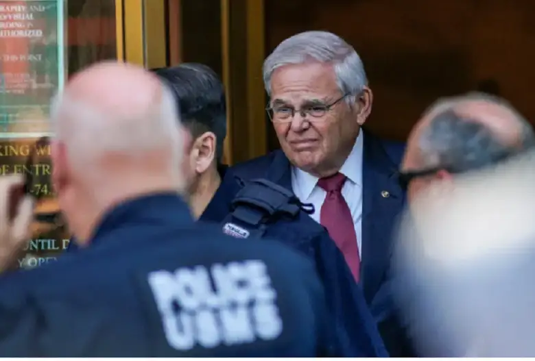 دفعوا لزوجته سبائك ذهب وسيارة ..