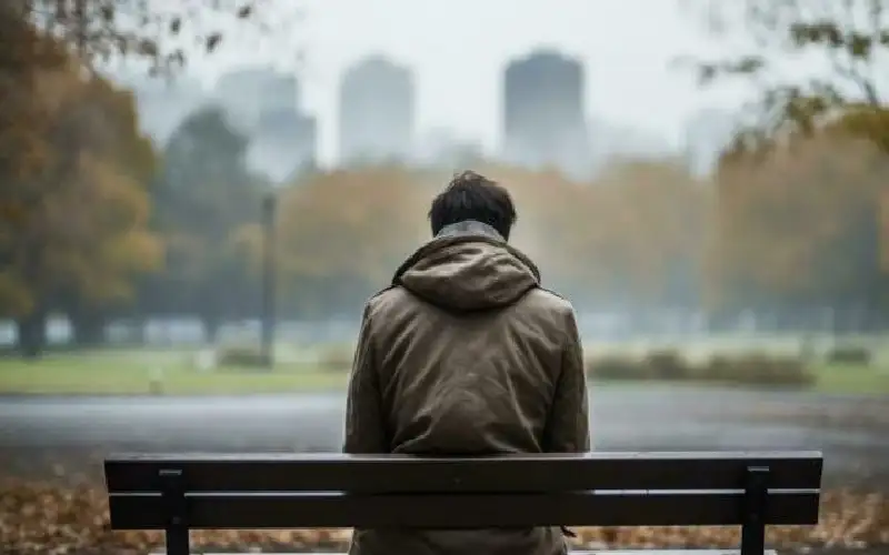 عادات شائعة تدمر سلامك النفسي.. أبرزها