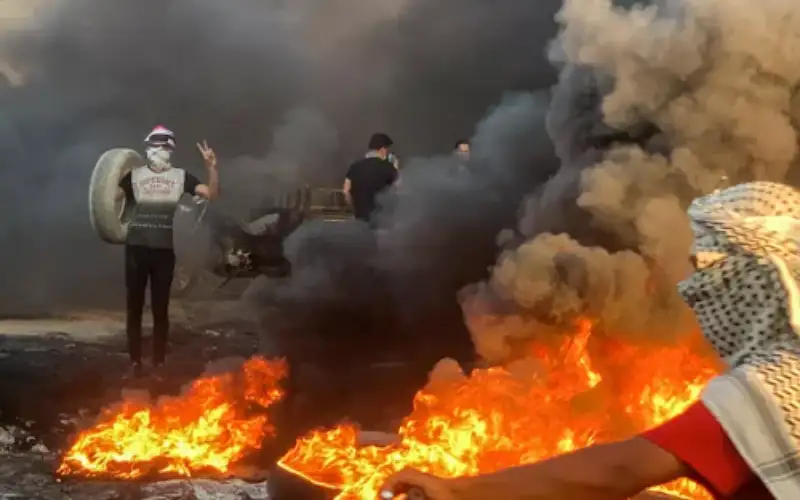 احتجاجات تشتعل في العراق اعتراضا على