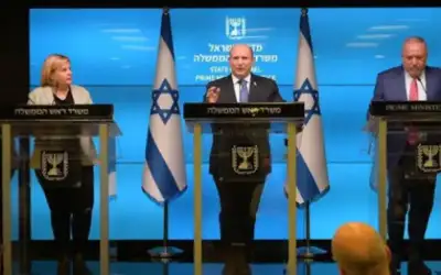 ليبرمان وبنيت يخططان لإسقاط نتنياهو
