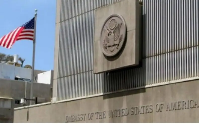 أمريكا تفرض قيودا على منح تأشيرة