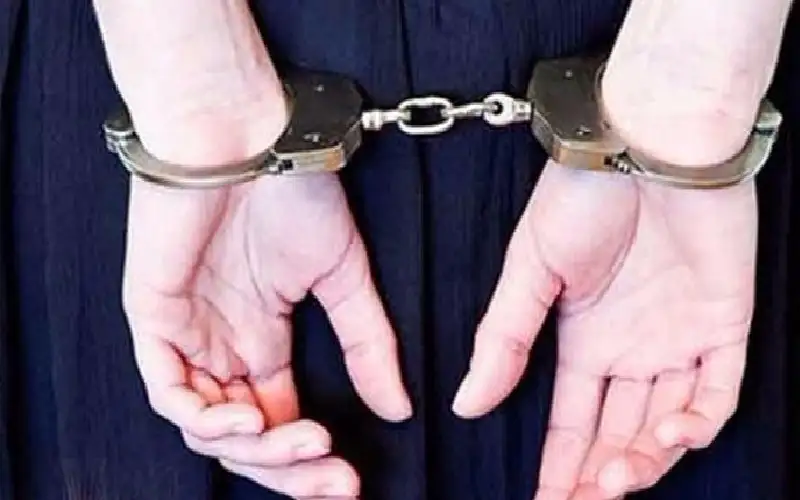 قبض عليها بفستان زفافها بتهمة القتل..