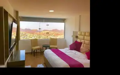 إغلاق 28 فندقا وتسريح أكثر من