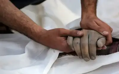 شهيد في الخليل ومواجهات مع قوات