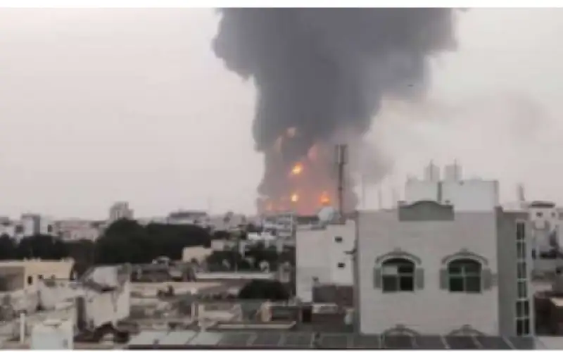 سلسلة غارات على مدينة الحديدة اليمنية