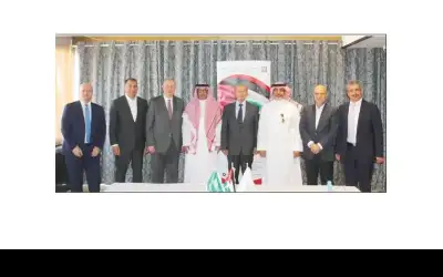رجال الأعمال تبحث الفرص الاستثمارية مع