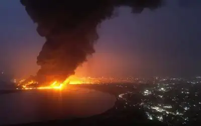 الحوثيون يردون على قصف الحديدة في