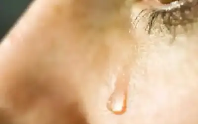 البكاء.. فوائد جمة للنفس والجسد