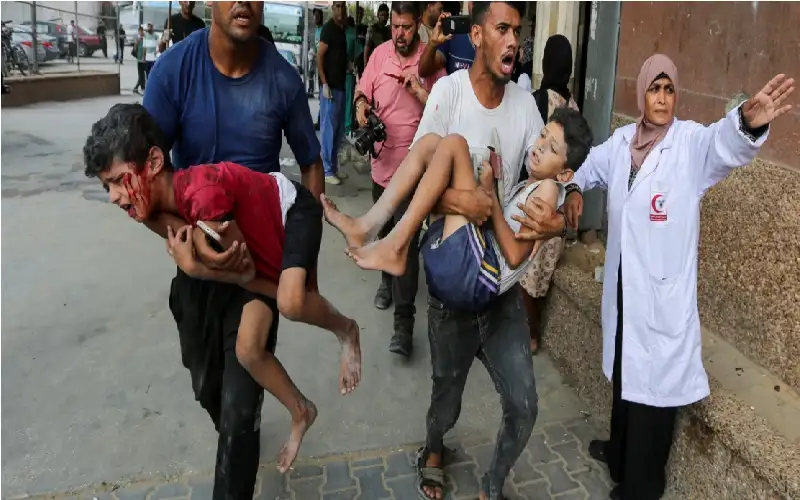 قصف هو الأعنف منذ أشهر.. مشاهد