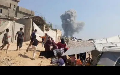 عشرات الشهداء والجرحى بقصف مدفعي وجوي