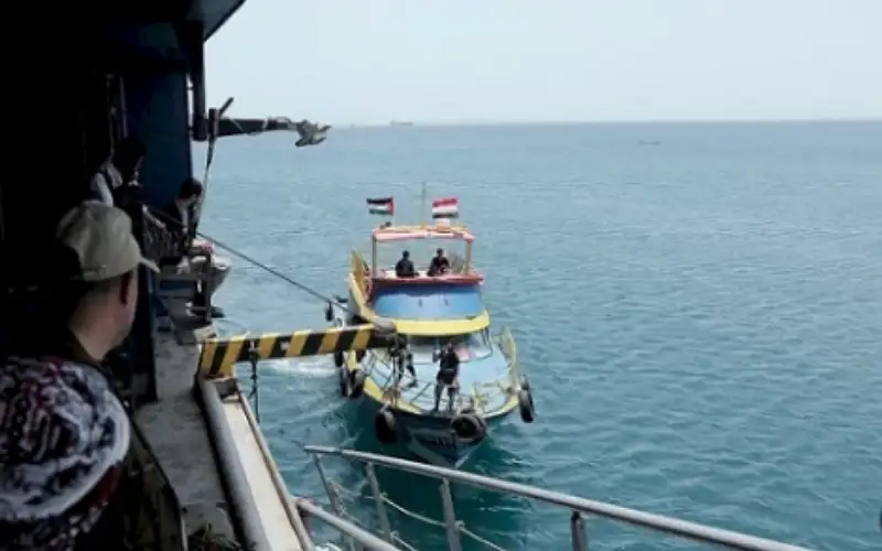 واشنطن تدمر 4 زوارق مسيرة في