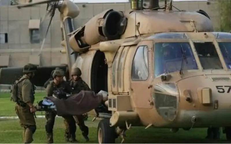 مقتل ضابط إسرائيلي بانفجار قنبلة يدوية