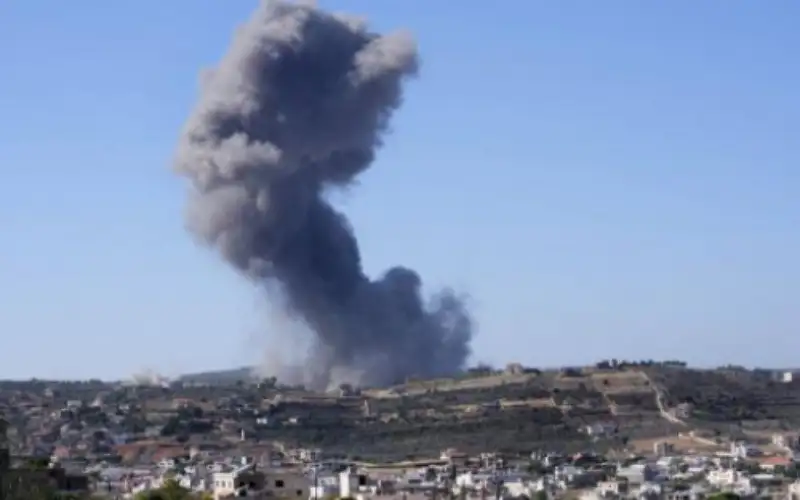 شهيد و3 إصابات في غارة إسرائيلية