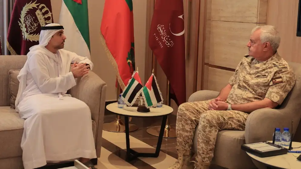 رئيس هيئة الأركان يستقبل عددا من