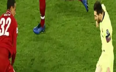 حضوره أرعبني.. مدافع ليفربول ينحاز لميسي