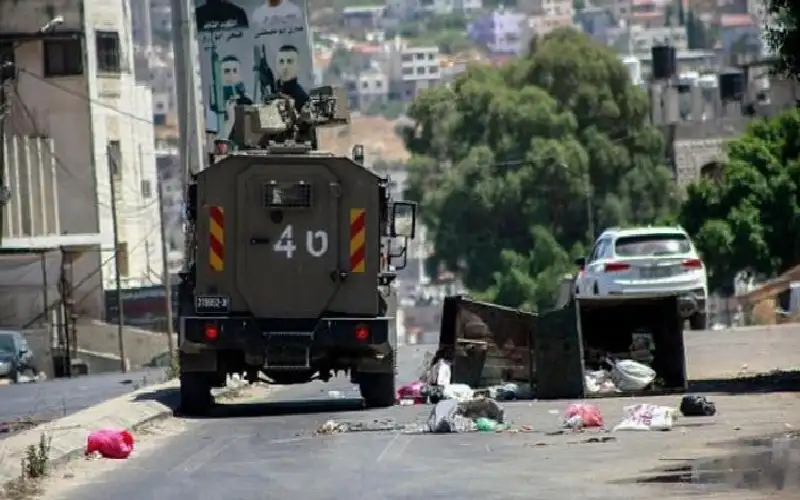 حرب شوارع في طولكرم.. اقتحام إسرائيلي