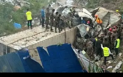 تحطم طائرة على متنها 19 شخصا
